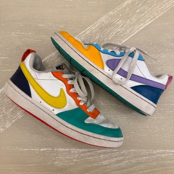 Nike Orange and Green & more Sneakers Modern Athletic Design - Picture 3 of 6